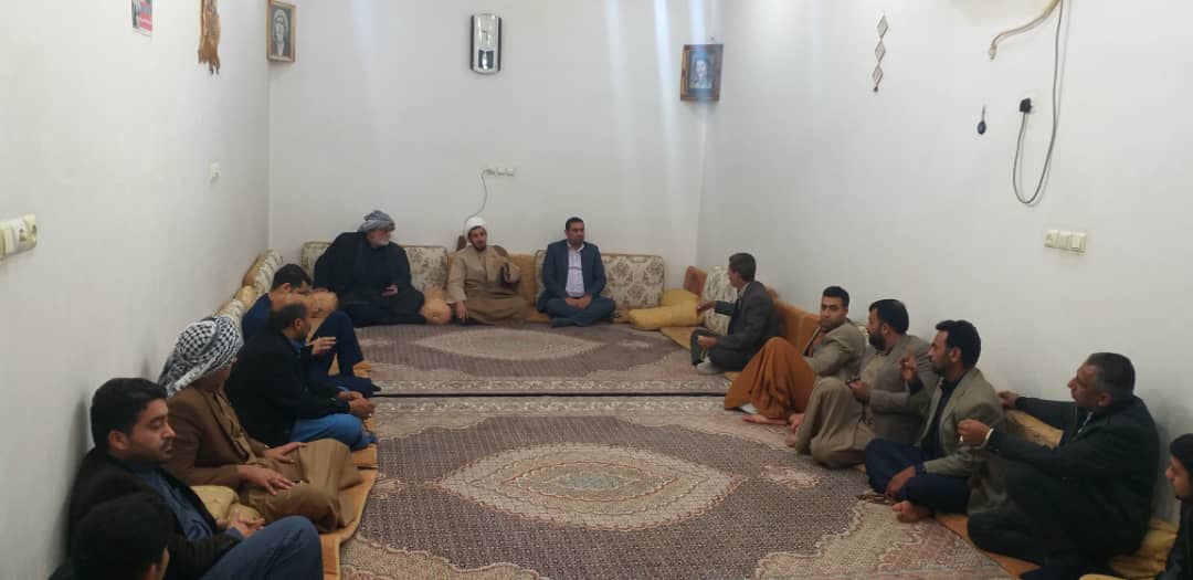 جلسه دکتر اکبر یاوری زهیری با جوانان و معتمدین شهر ملاثانى