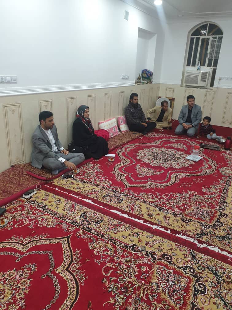 جلسه هم اندیشی و مشورتی نادیا بنی اسد دواطلب جوان و پدیده انتخابات یازدهمین دوره مجلس شورای اسلامی از حوزه انتخابیه دشت آزادگان و حویزه با جوانان و بزرگان روستای ابو حمیزه