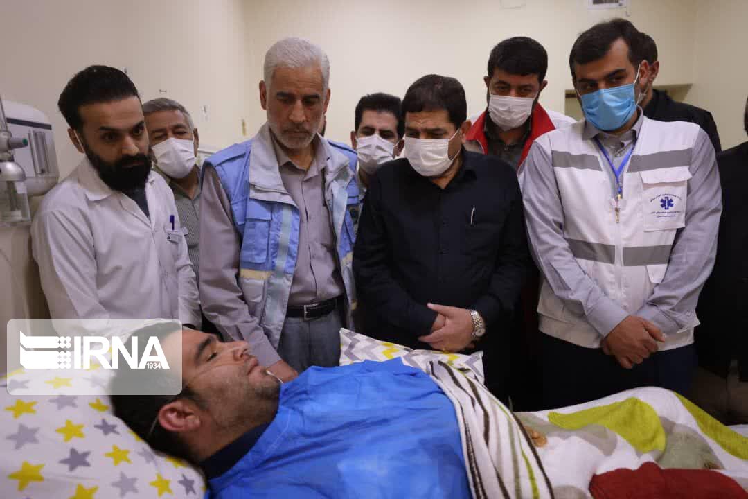 معاون اول رییس‌جمهور از مصدومان حادثه متروپل آبادان عیادت کرد