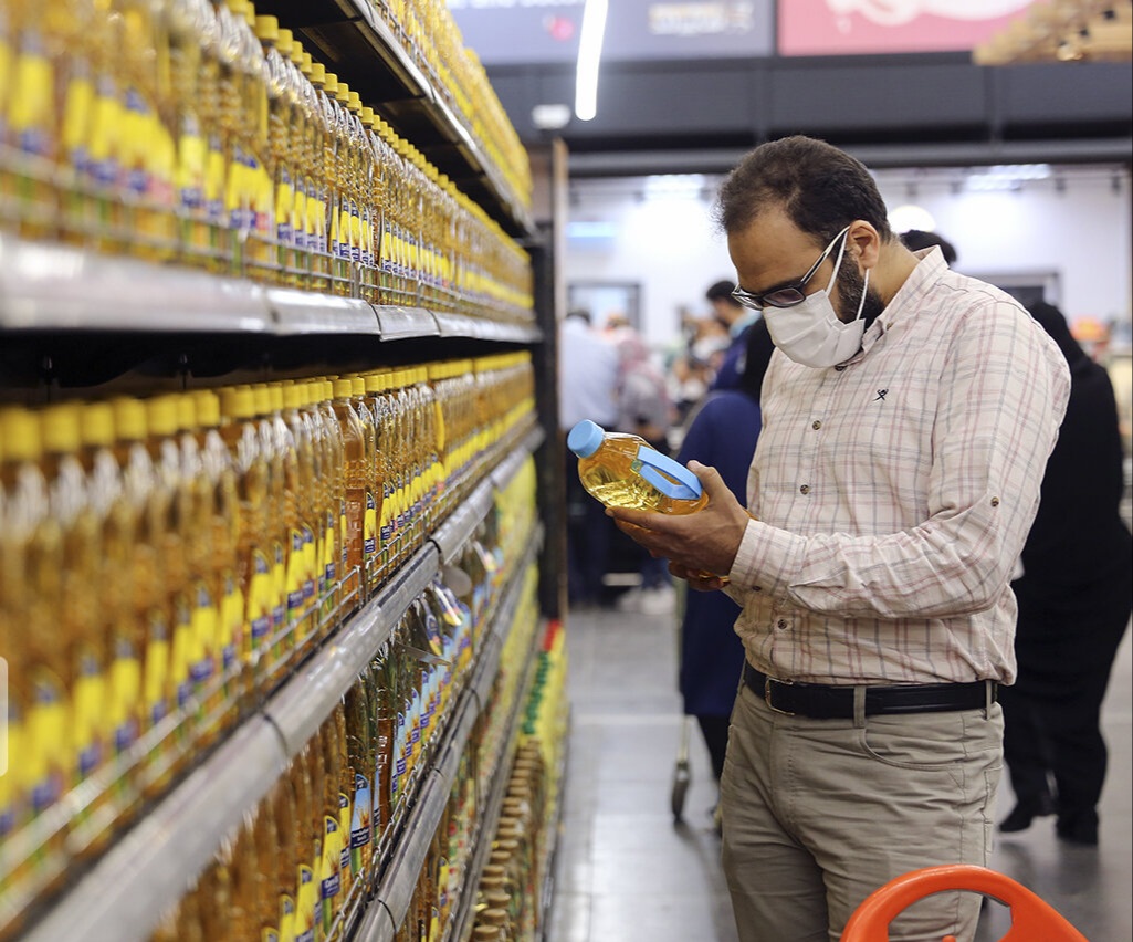 فروش روغن خوراکی در بازار؛ ۲۰ درصد زیر قیمت مصوب