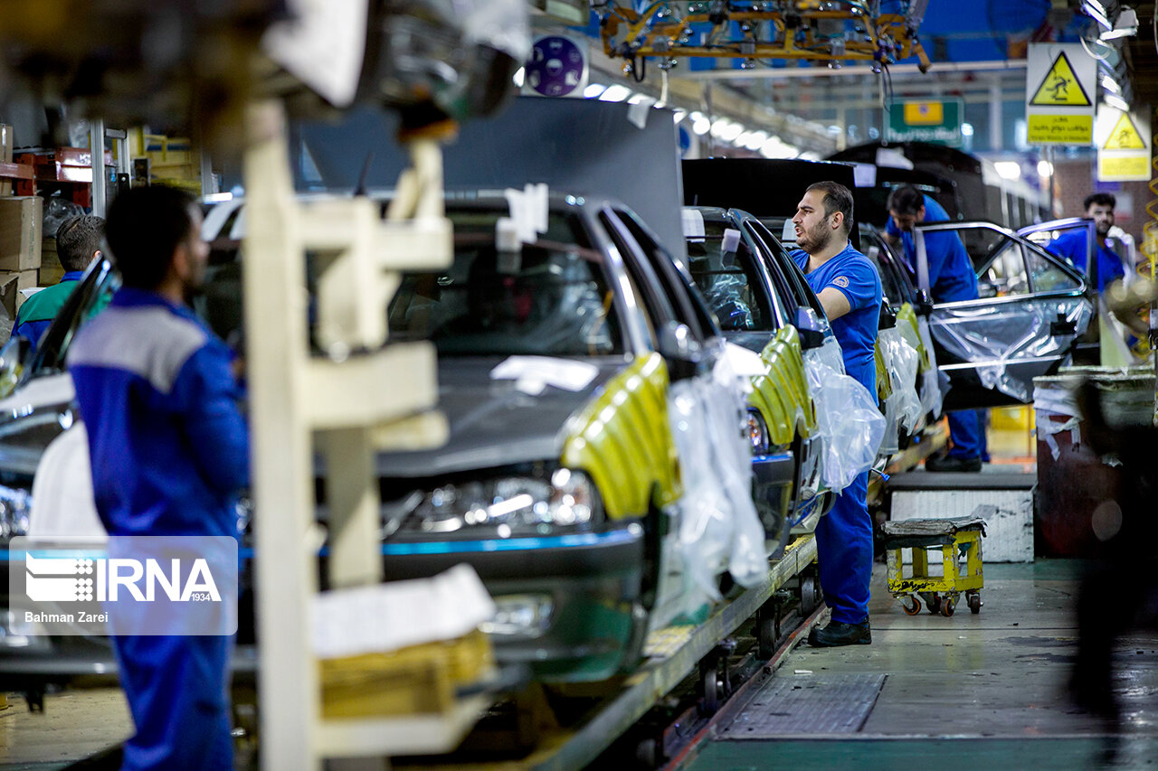 کیفیت خودروسازی کشور زیر نرمال است/ استانداردسازی یک‌هزار قطعه خودرو