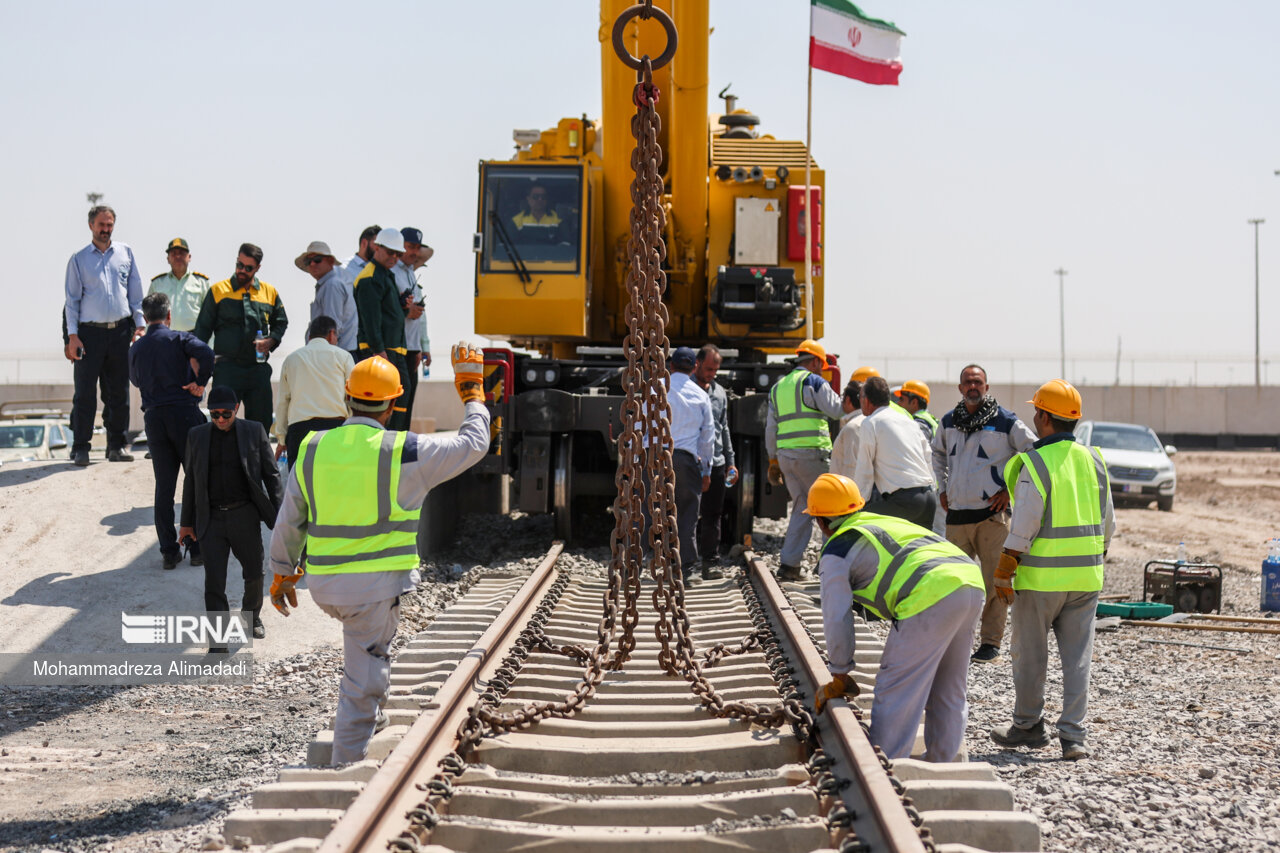 ضرورت بهرهبرداری حداکثری از خط آهن شلمچه به بصره در صادرات کالا