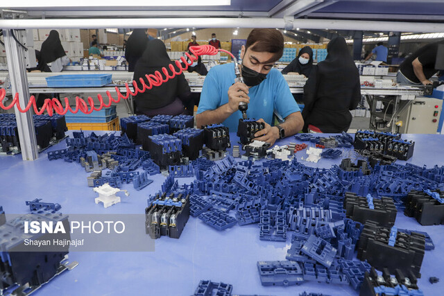 نگاه صنایع بالادستی به سمت صنایع پایین دستی باشد