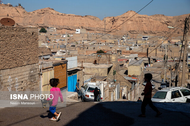 معاون وزیر راه از منطقه پهنه خطر “منبع آب” اهواز بازدید کرد
