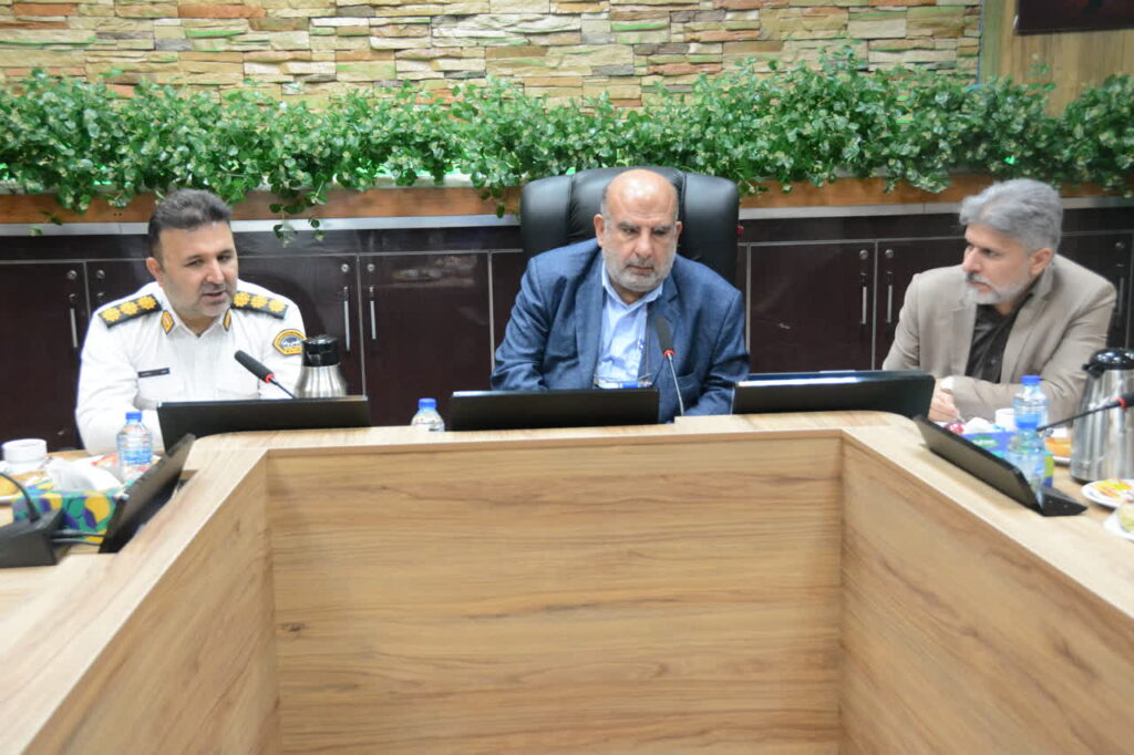 همکاری نیشکر و پلیس راه، جادههای خوزستان را امنتر میکند/دکتر ناصری: سلامت و امنیت کارکنان نیشکر در اولویت است