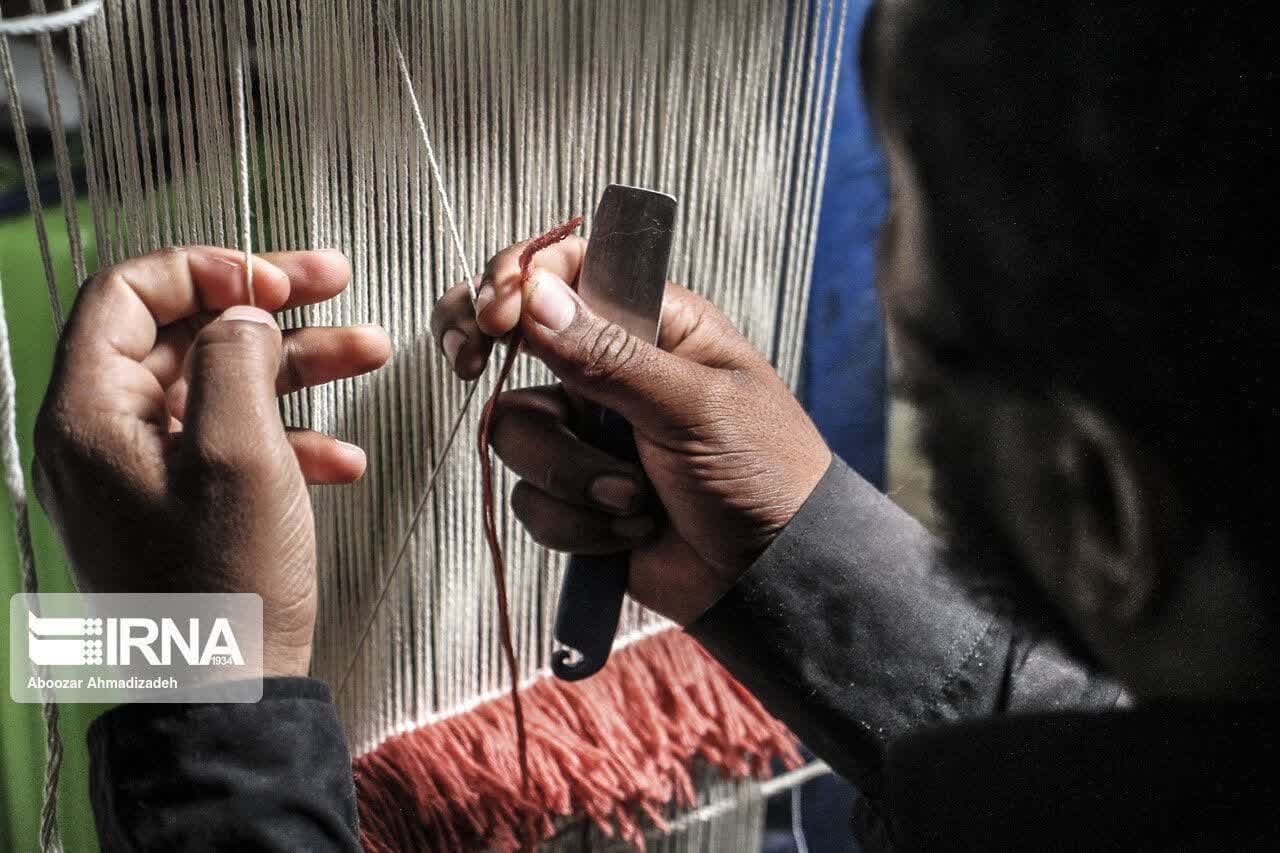 امسال اولویت تخصیص تسهیلات اشتغال با توجه به شعار سال و لزوم مشارکت مردم در حوزه مشاغل خانگی است