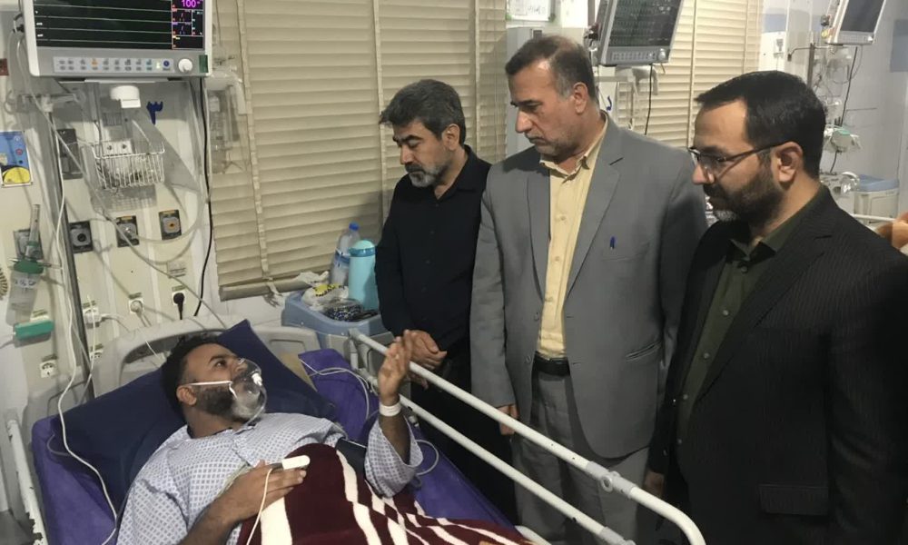 ر اولین روز کاری انجام شد؛ عیادت مدیرعامل شرکت آبفا اهواز از کارگر فاضلاب