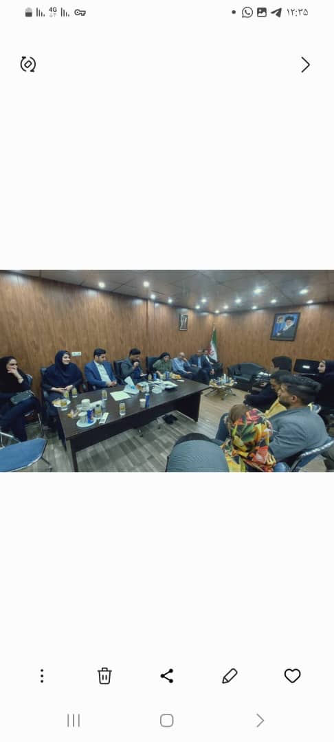 نشست جمعی از جوانان فعالان سیاسی و اجتماعی