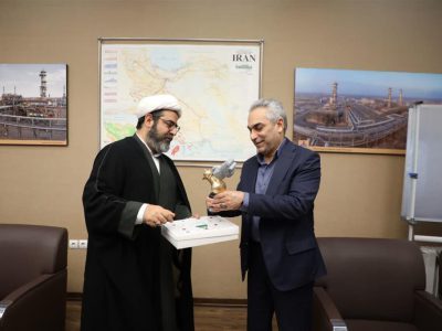 تجلیل مدیرکل تبلیعات اسلامی خوزستان از مدیرعامل شرکت نفت و گاز اروندان