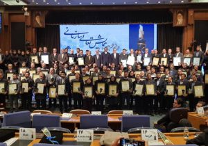 برای نخستین بار ۱۰ شرکت از گروه فولاد خوزستان جایزه تعالی سازمانی دریافت نمودند