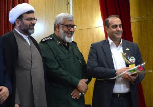 تجلیل از مدیرعامل شرکت لوله سازی اهواز در جشنواره امتنان با حضور معاون وزیر تعاون و استاندار خوزستان