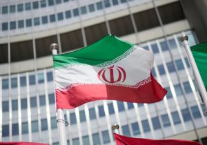 رسانه آمریکایی از «توقف» تحریمهای جدید ترامپ علیه ایران خبر داد