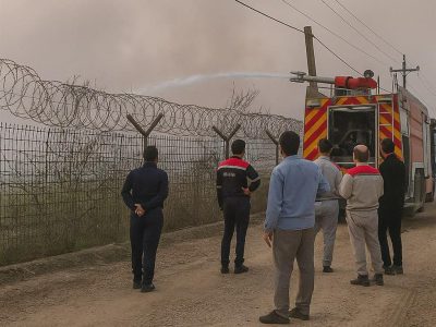 حضور فعال آتش‌نشانان اروندان در مهار آتش‌سوزی بخش عراقی تالاب هورالعظیم/ تداوم خدمت اروندان تا پایان فصل گرما