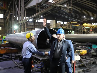 بازدید شبانه مدیرعامل شرکت لوله‌سازی اهواز از خطوط تولید