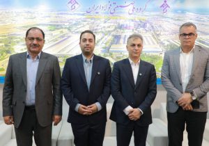 بازدید نایب رئیس و عضو کمیسیون صنایع و معادن مجلس شورای اسلامی از غرفه گروه ملی صنعتی فولاد ایران