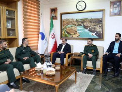 دیدار فرماندهان بسیج با مدیر عامل سازمان آب و برق خوزستان