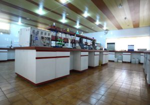 کنترل مستمر کیفیت آب شرب اهواز با آزمایش‌های علمی و استاندارد