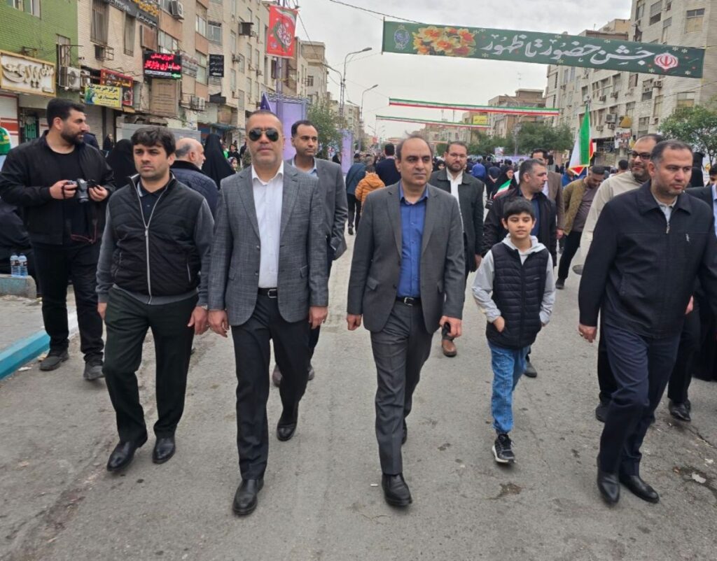 تجدید میثاق خانواده فولاد اکسین خوزستان با آرمان های انقلاب در یوم الله ۲۲ بهمن 6 IMG 3200